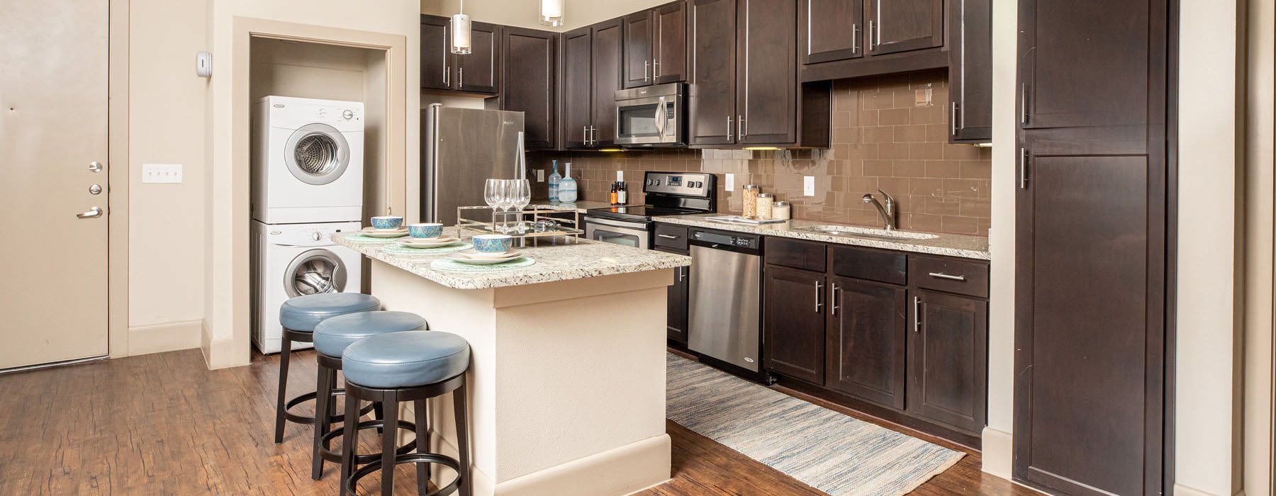 pendant lighting over kitchen island
