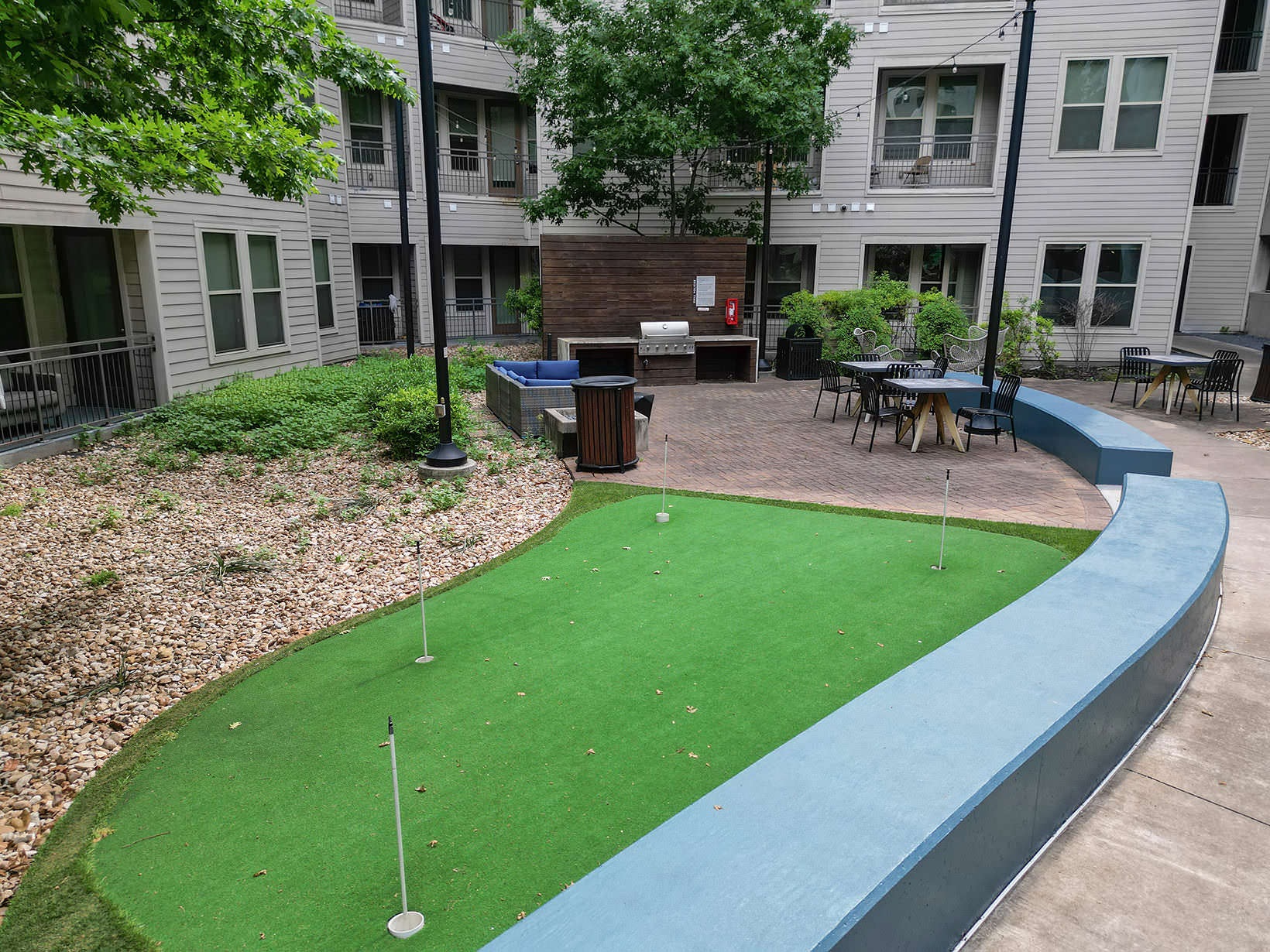 Putting Green outdoor putting green